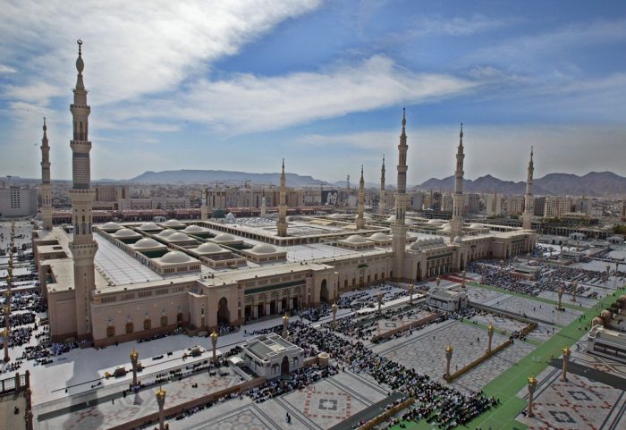 madinah 700x481 - Nota Sejarah Tingkatan 4 Bab 5 Kerajaan Islam